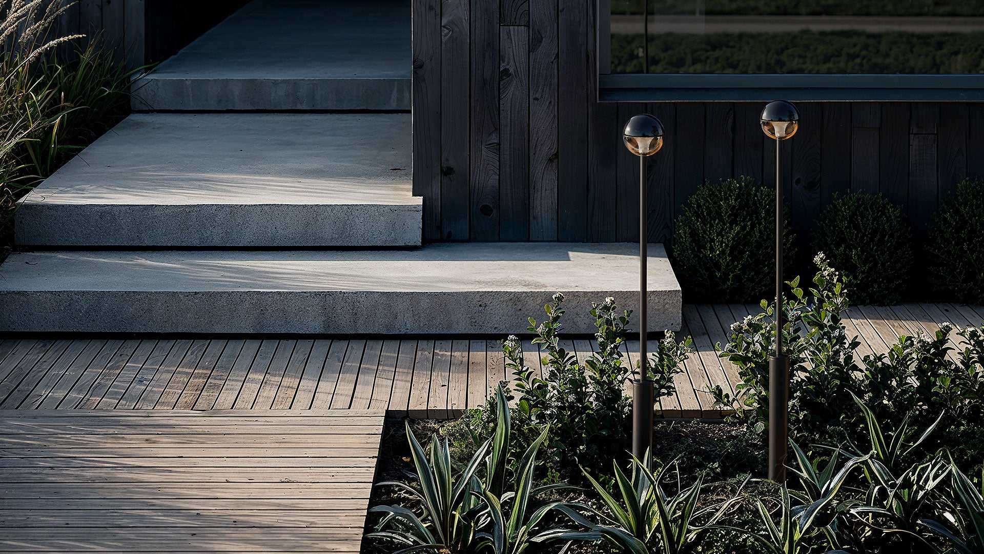 IP44-DE_bal.4-bollard_gallery_desktop_5_0.jpg
